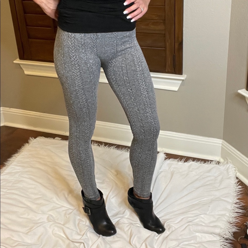 Small Cable Stretchy gray Leggings Perfect Fit